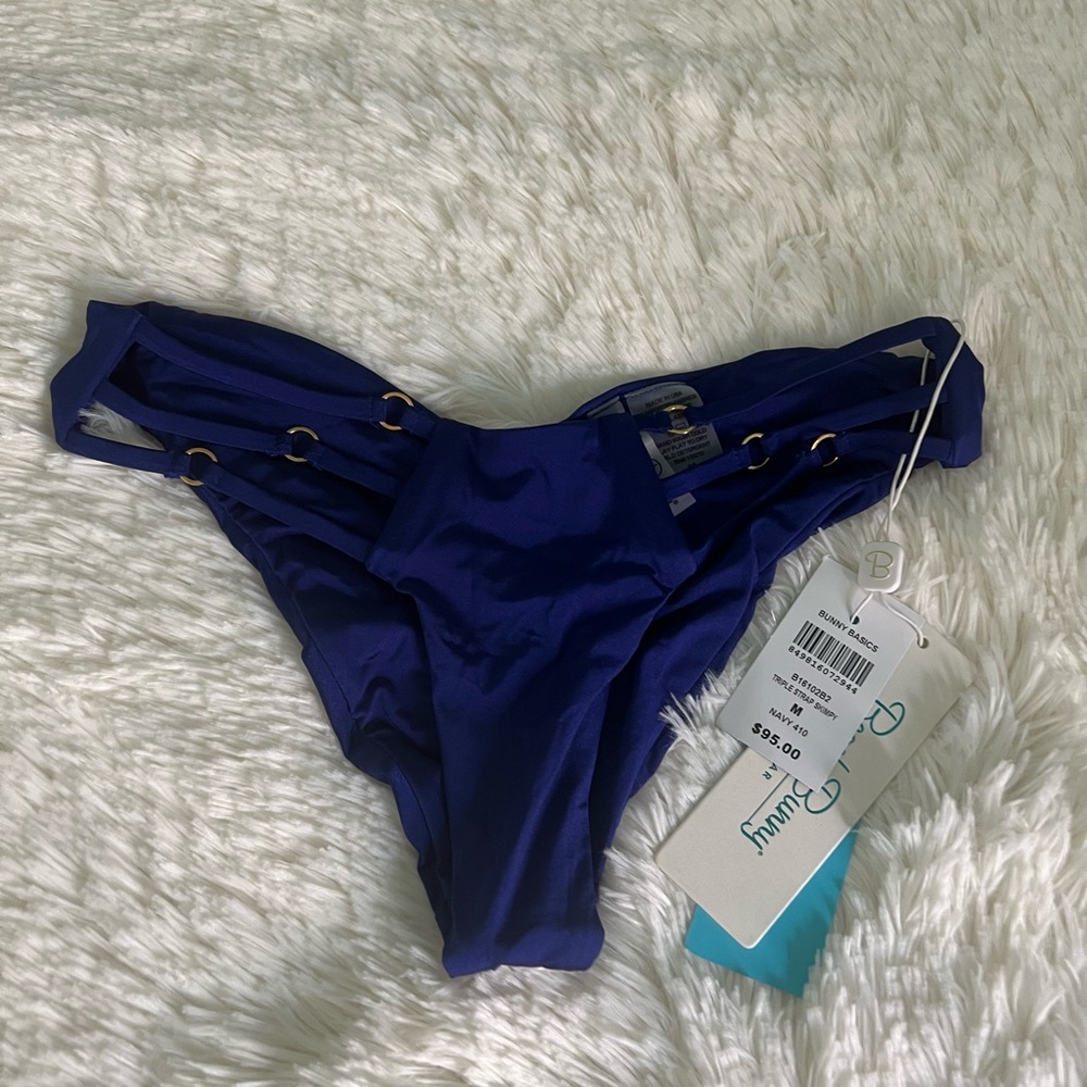 Triple straps skimpy bottoms!! - Picture 1 of 3